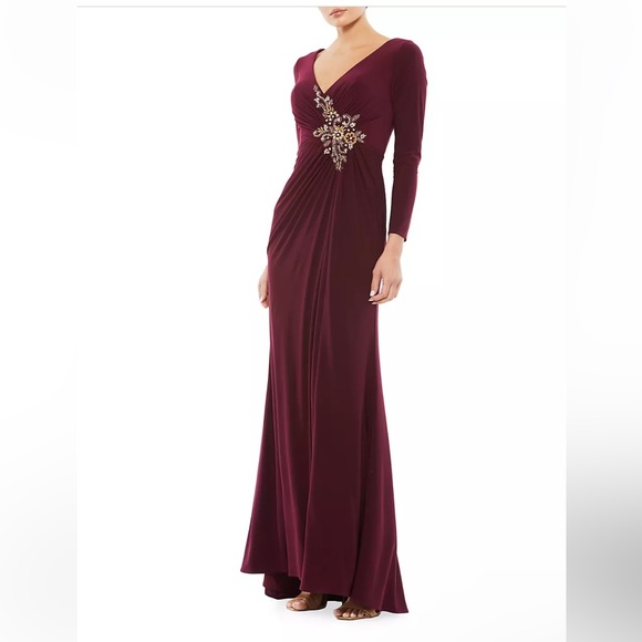 NWT Mac Duggal Appliqué Long-Sleeve Gown Berry - Picture 1 of 3